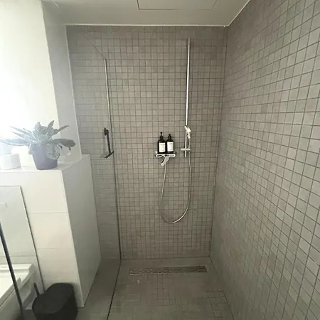 City Apartment Am Fluss Fráncfort del Meno Exterior foto
